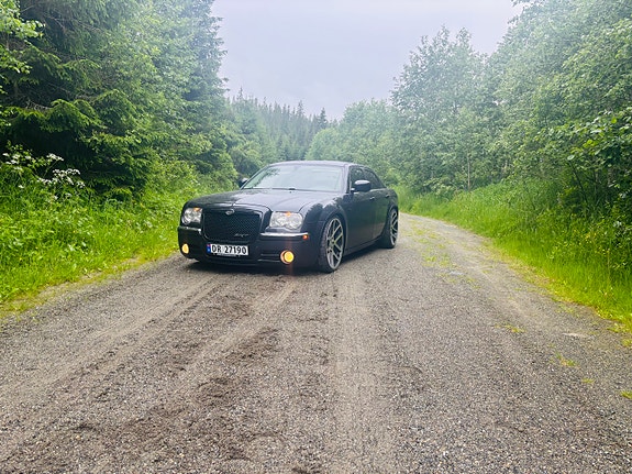 Chrysler 300C 3 of 5