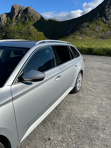 Skoda Superb 3 of 5