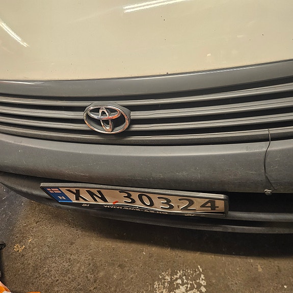 Toyota HiAce 3 of 5