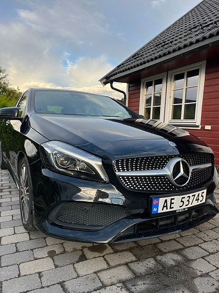 Mercedes-Benz A180 3 of 5