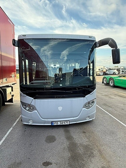 Scania omniexpress 320LE 2 of 5