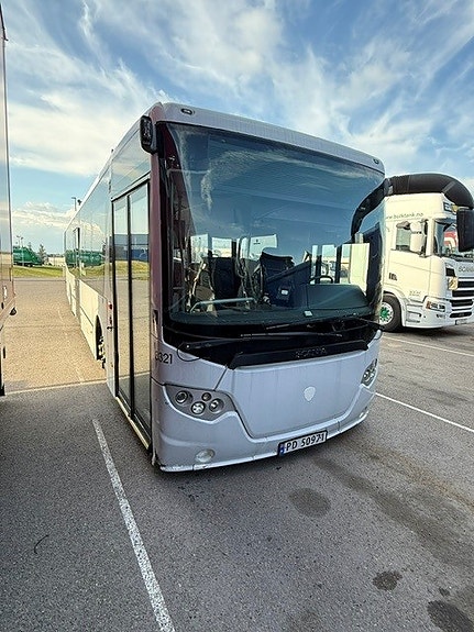 Scania omniexpress 320LE 3 of 5