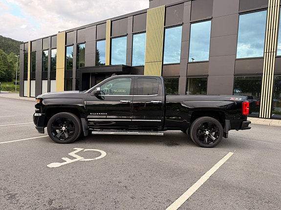 Chevrolet Silverado 5 of 5