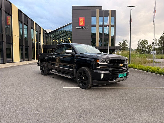 Chevrolet Silverado 2 of 5