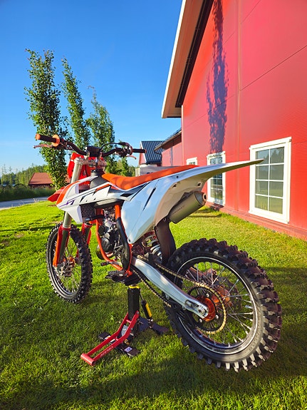 KTM 85sx 3 of 5