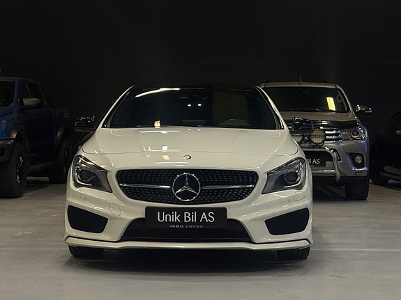 Mercedes-Benz CLA180 2 of 5