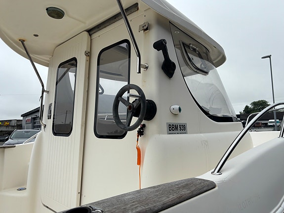 Quicksilver 640 Pilothouse 4 of 5