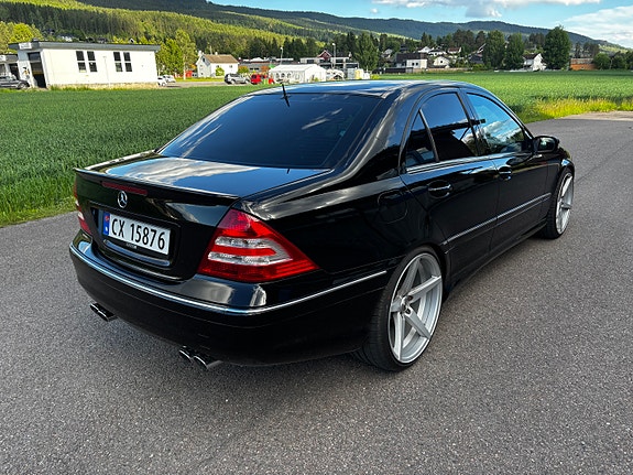 Mercedes-Benz C55 4 of 5