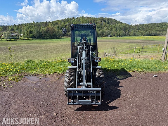Giant V452T HD 9 of 19