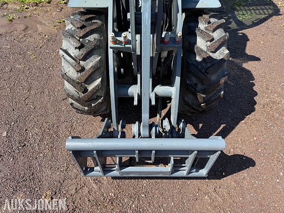 Giant V452T HD 8 of 19