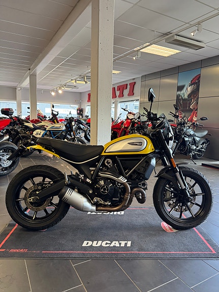 Ducati Scrambler Icon Yellow 2 of 5