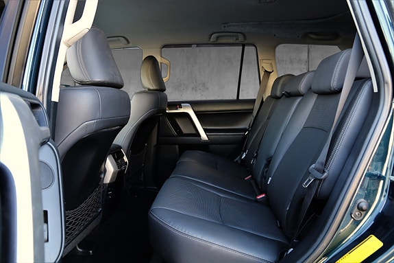 Toyota Land Cruiser 17 of 19