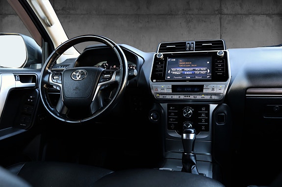 Toyota Land Cruiser 14 of 19