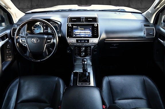 Toyota Land Cruiser 11 of 19