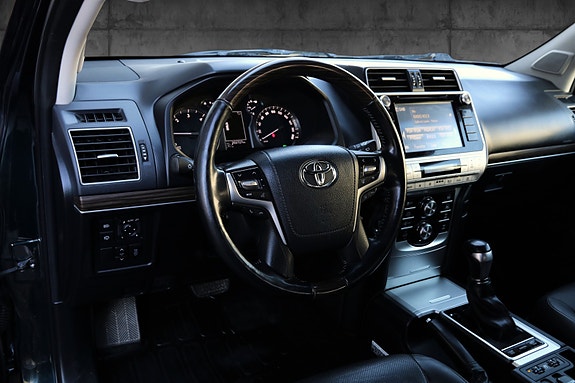 Toyota Land Cruiser 12 of 19