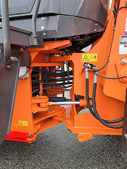 Hitachi ZW250-6 5 of 5