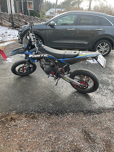 Fantic XMF 125 Performance 3 of 5