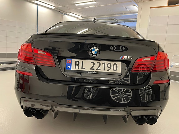 BMW M5 2 of 5