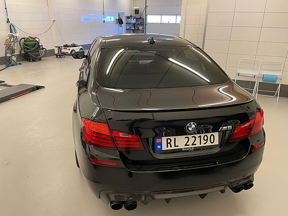BMW M5 4 of 5