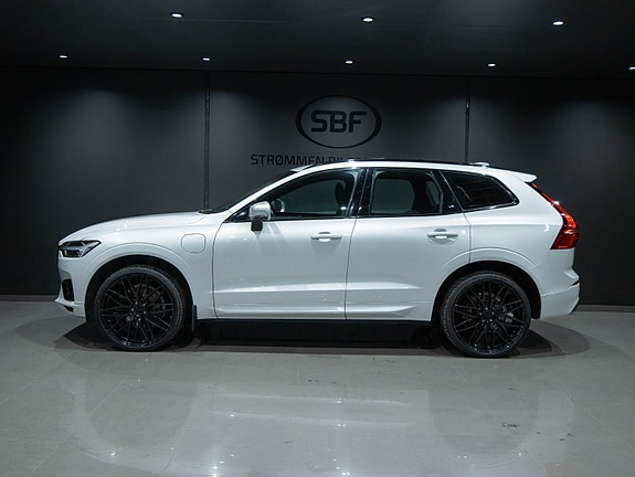 Volvo XC60 2 of 5