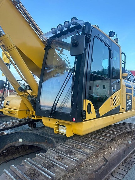 Komatsu HB 365 LC-3 Hybrid 5 of 5