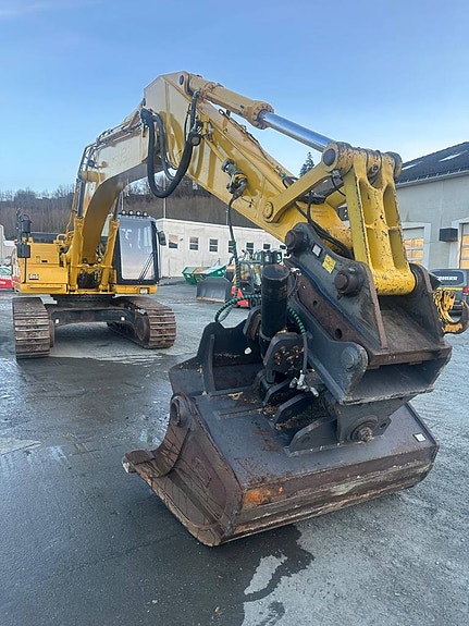 Komatsu HB 365 LC-3 Hybrid 3 of 5