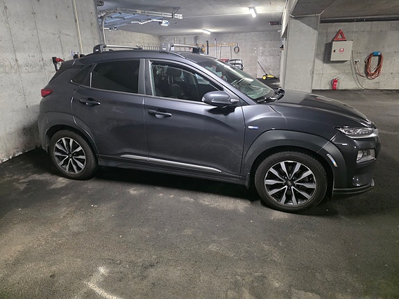 Hyundai Kona 2 of 5