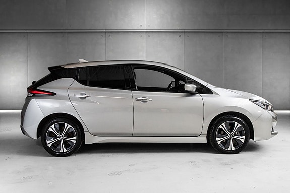 Nissan Leaf 5 of 21