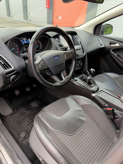 Ford Focus 19 of 30