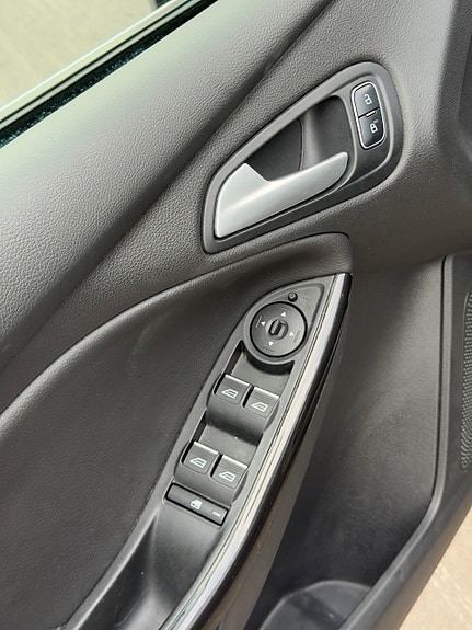 Ford Focus 18 of 30