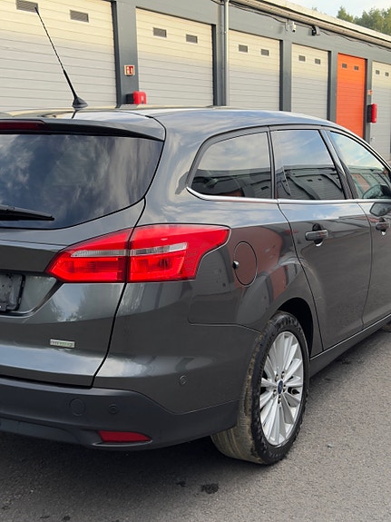 Ford Focus 11 of 30