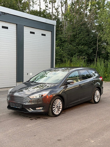 Ford Focus 3 of 5