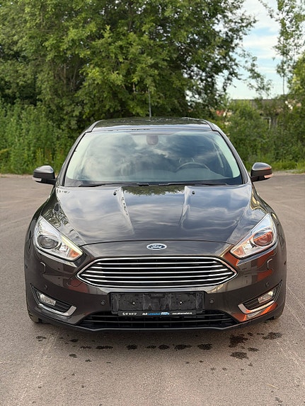 Ford Focus 2 of 5