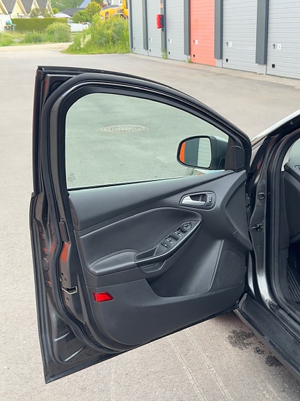 Ford Focus 17 of 30