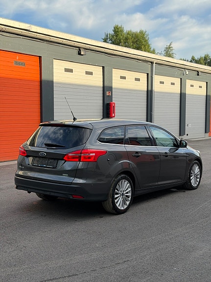 Ford Focus 5 of 5