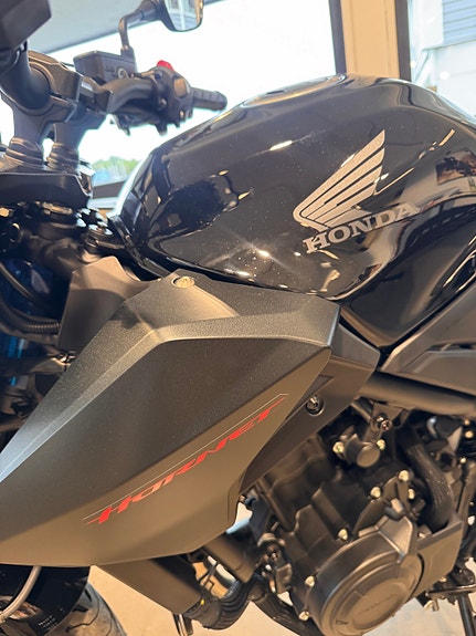 Honda CB500 Hornet 2 of 2
