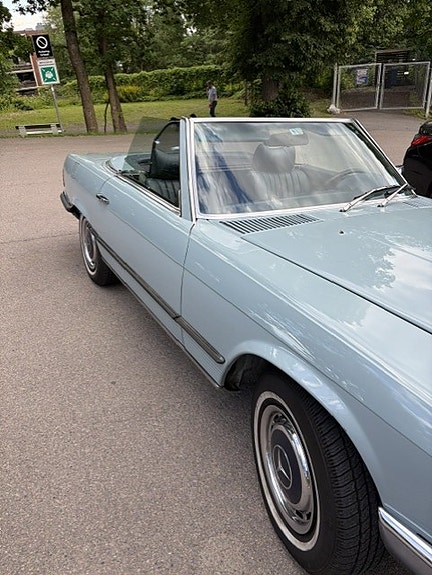 Mercedes-Benz 450 SL 3 of 5