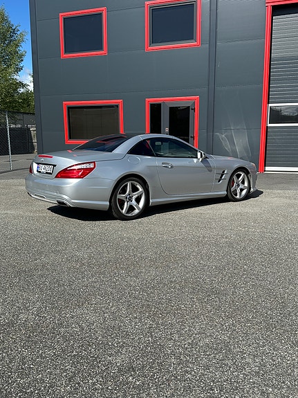 Mercedes-Benz SL500 7 of 12