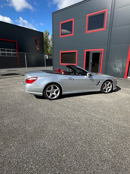 Mercedes-Benz SL500 9 of 12