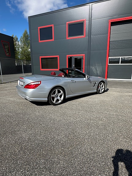Mercedes-Benz SL500 5 of 12