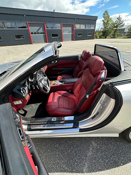 Mercedes-Benz SL500 3 of 12