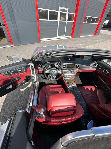 Mercedes-Benz SL500 4 of 12