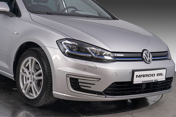 Volkswagen Golf VII 2 of 5