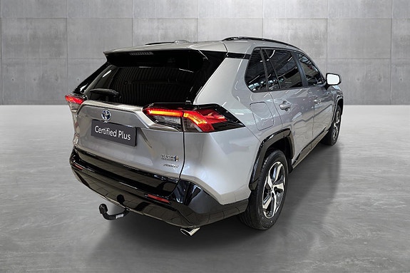Toyota RAV4 Plug-in Hybrid 5 of 5