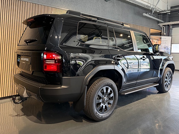 Toyota Land Cruiser 4 of 5