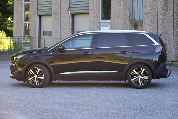 Peugeot 5008 2 of 5