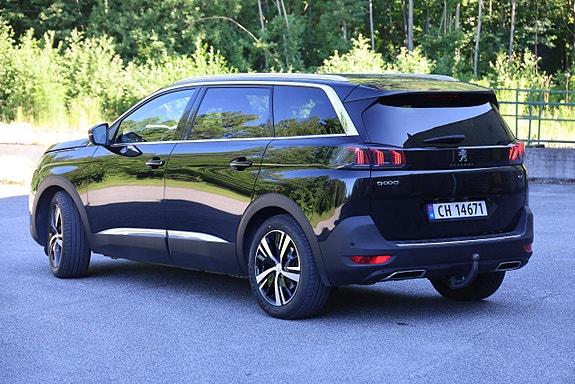 Peugeot 5008 3 of 5