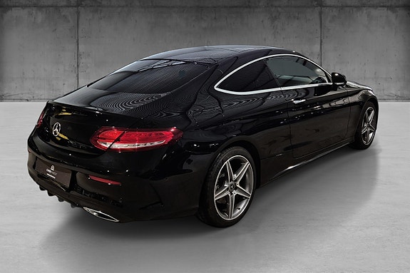 Mercedes-Benz C-Klasse 3 of 5