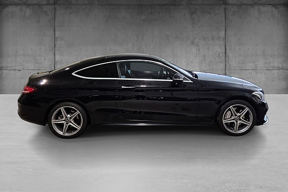 Mercedes-Benz C-Klasse 2 of 5