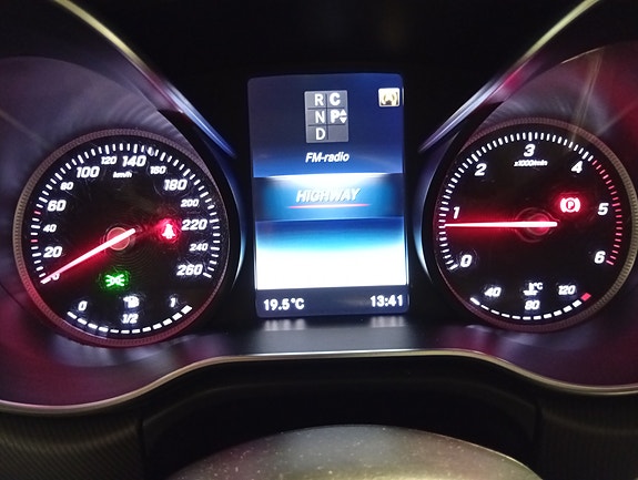 Mercedes-Benz V220 d 15 of 30